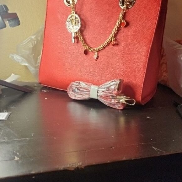 Badgley Mishka Red Handbag with Gold Chain - Picture 6 of 6